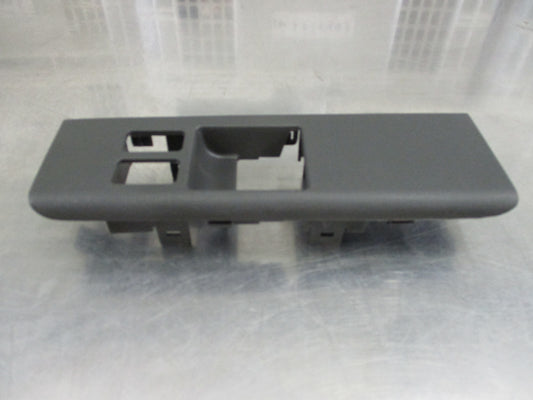 Nissan D40T Genuine Right Hand Power Window Switch Surround New Part