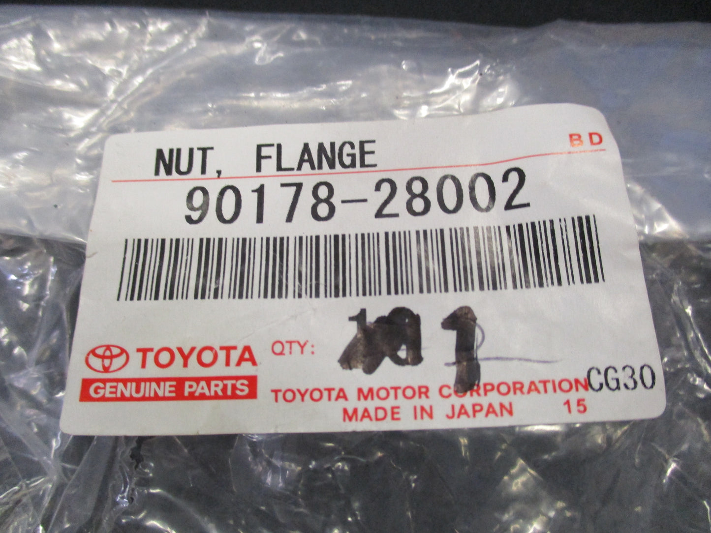 Toyota Fortuner/FJ Cruiser Genuine CV Joint Nut New Part