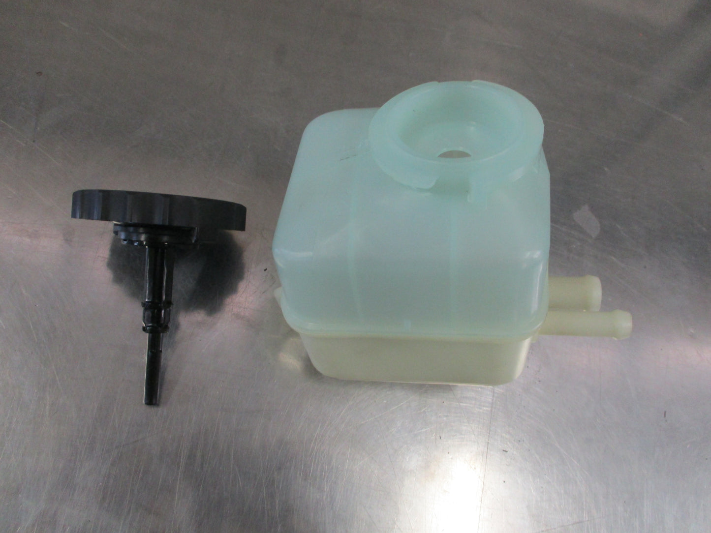Holden VS/VT/VX/VY/VZ/VE Commodore Genuine Power Steering Reservoir New Part