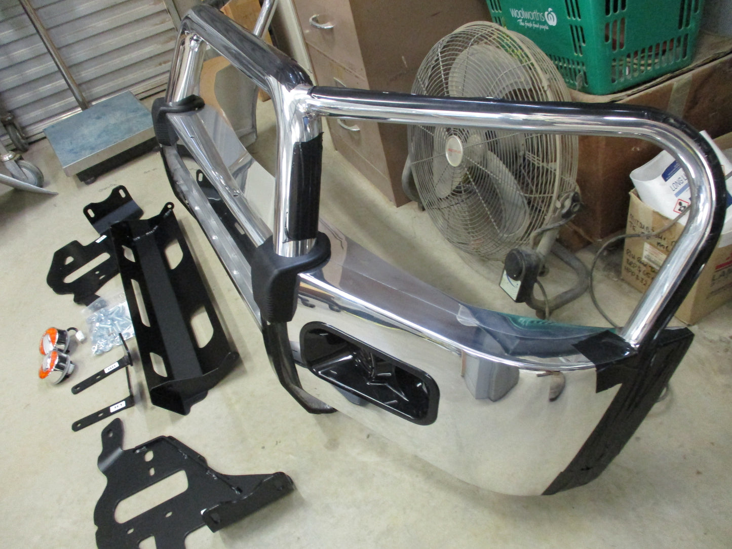 Mitsubishi MQ Triton Genuine Alloy Bull Complete With Fitting Kit & Instructions New Part