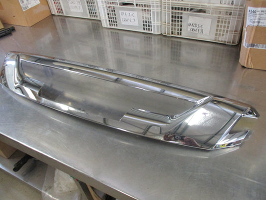 Isuzu D-Max Genuine Upper Chrome Radiator Grille New Part