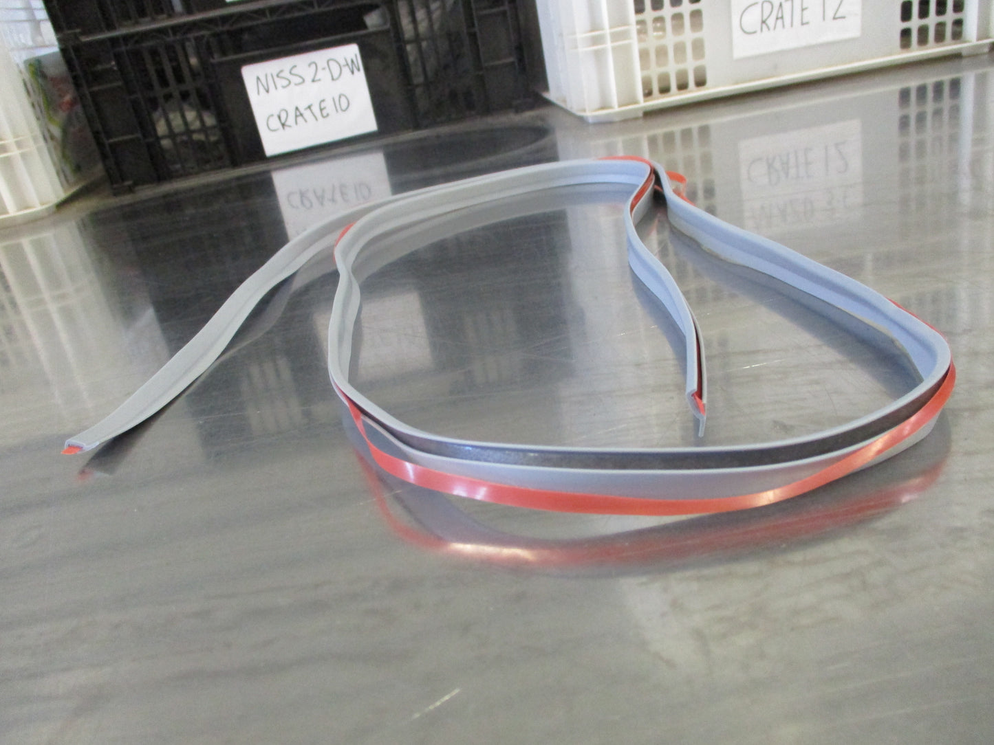 Isuzu D-Max/Holden RC Colorado Genuine Left Hand Front Grey Flare Seal New Part