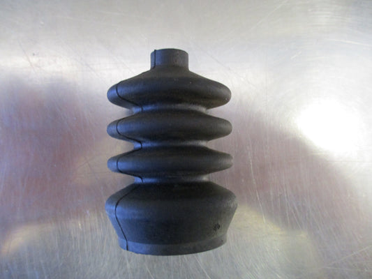 Isuzu FTR Genuine Dust Boot Cover New Part