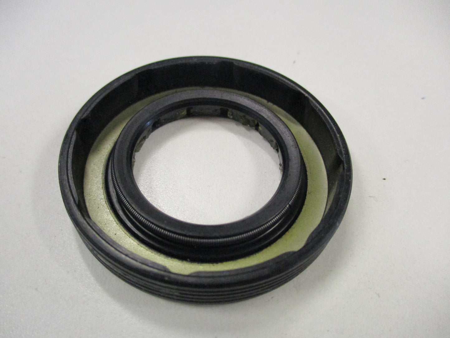 Land Rover Genuine Gearbox Input Seal New