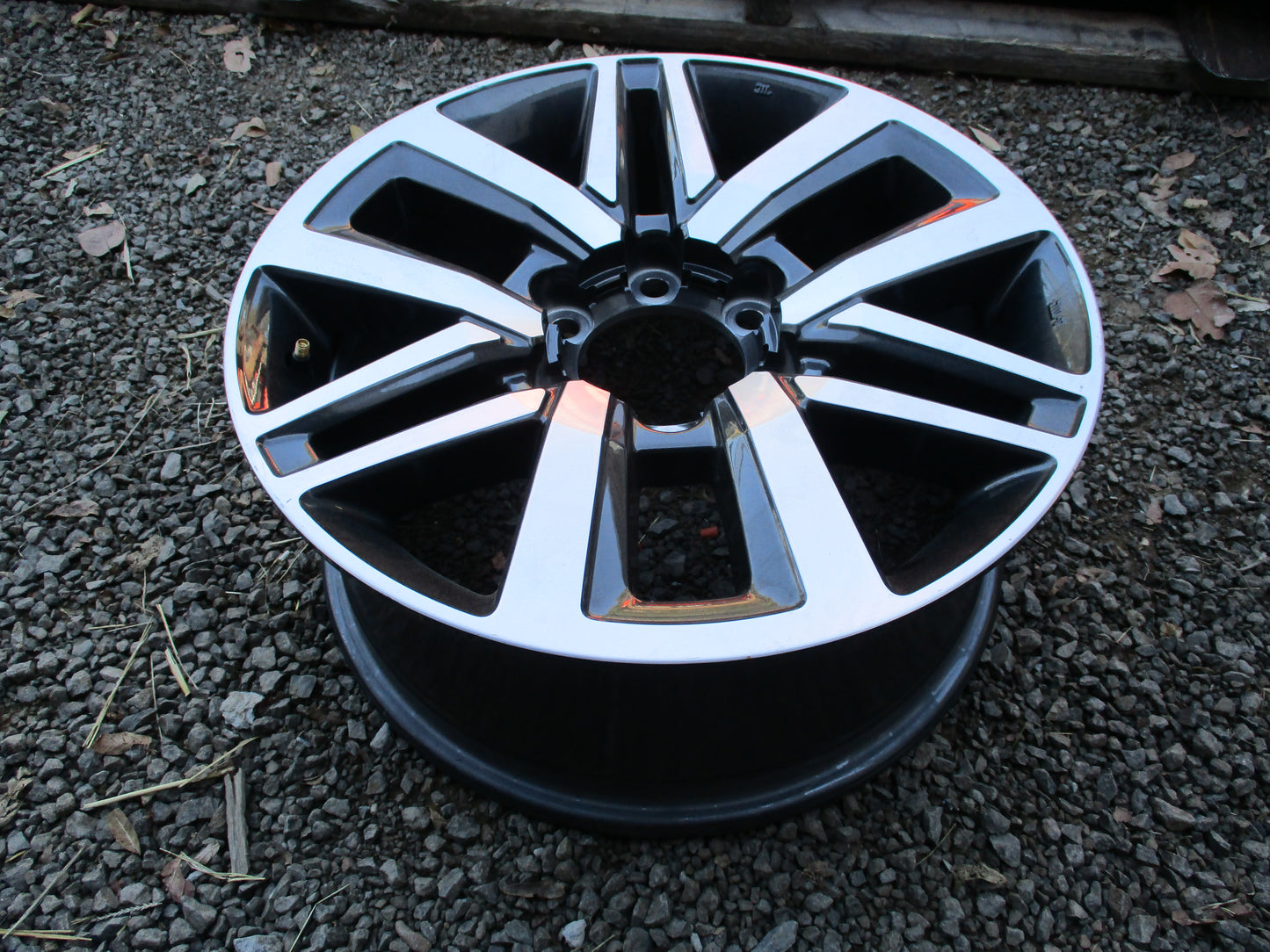Toyota Hilux SR5 Genuine 1 Alloy Wheel 18x7.5 No Center caps Used Part VGC