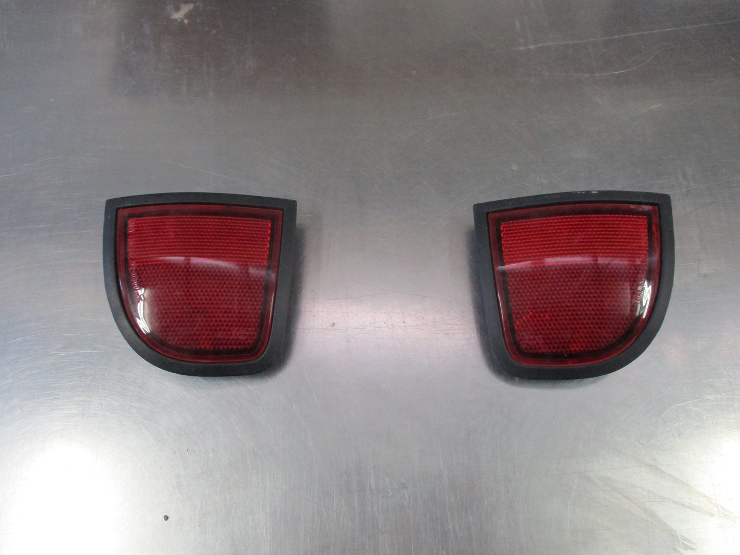 Mitsubishi Triton Genuine Rear Reflector Pair New Part