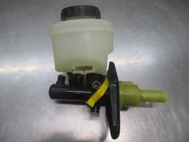 Nissan Micra K11- II Genuine Brake Master Cylinder Assembly New Part.