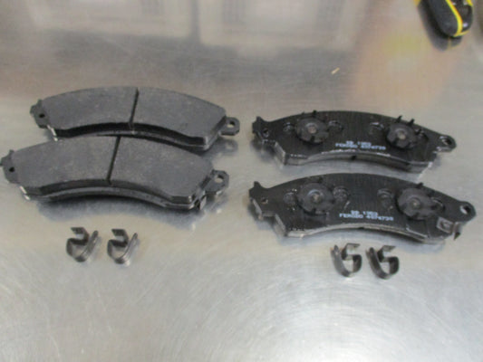 Ferodo Front Brake Pad Set Suits HSV VN-VT Commodore/Ford AU Falcon New Part