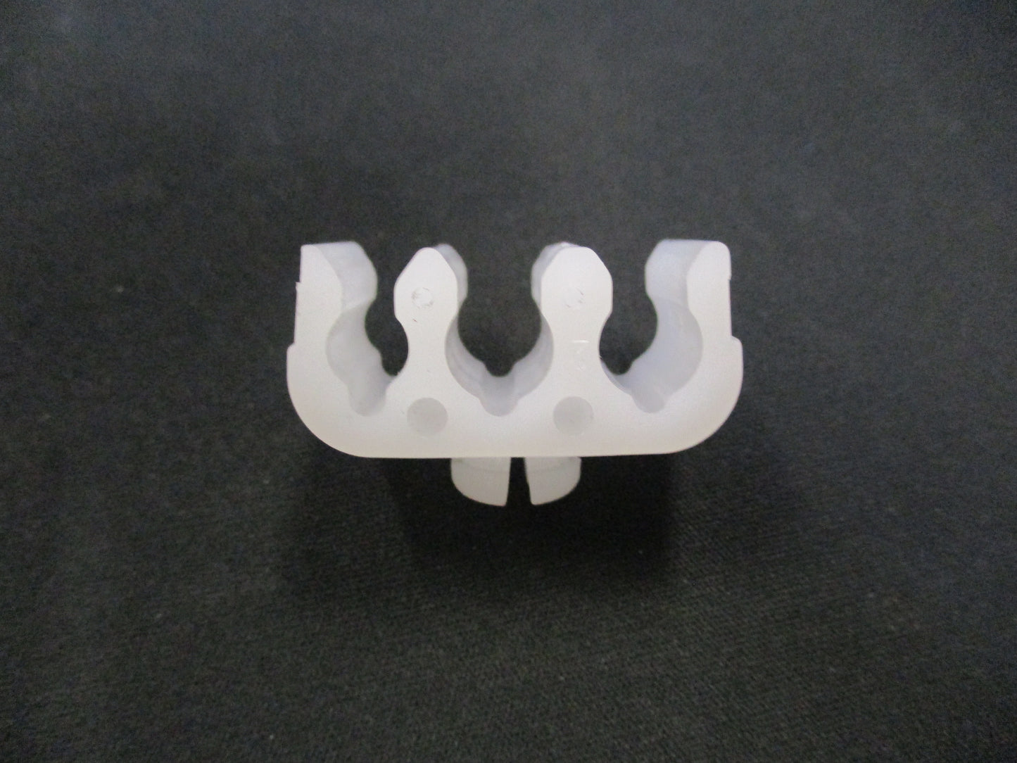 Nissan Genuine Fuel Line Insulator Clip New