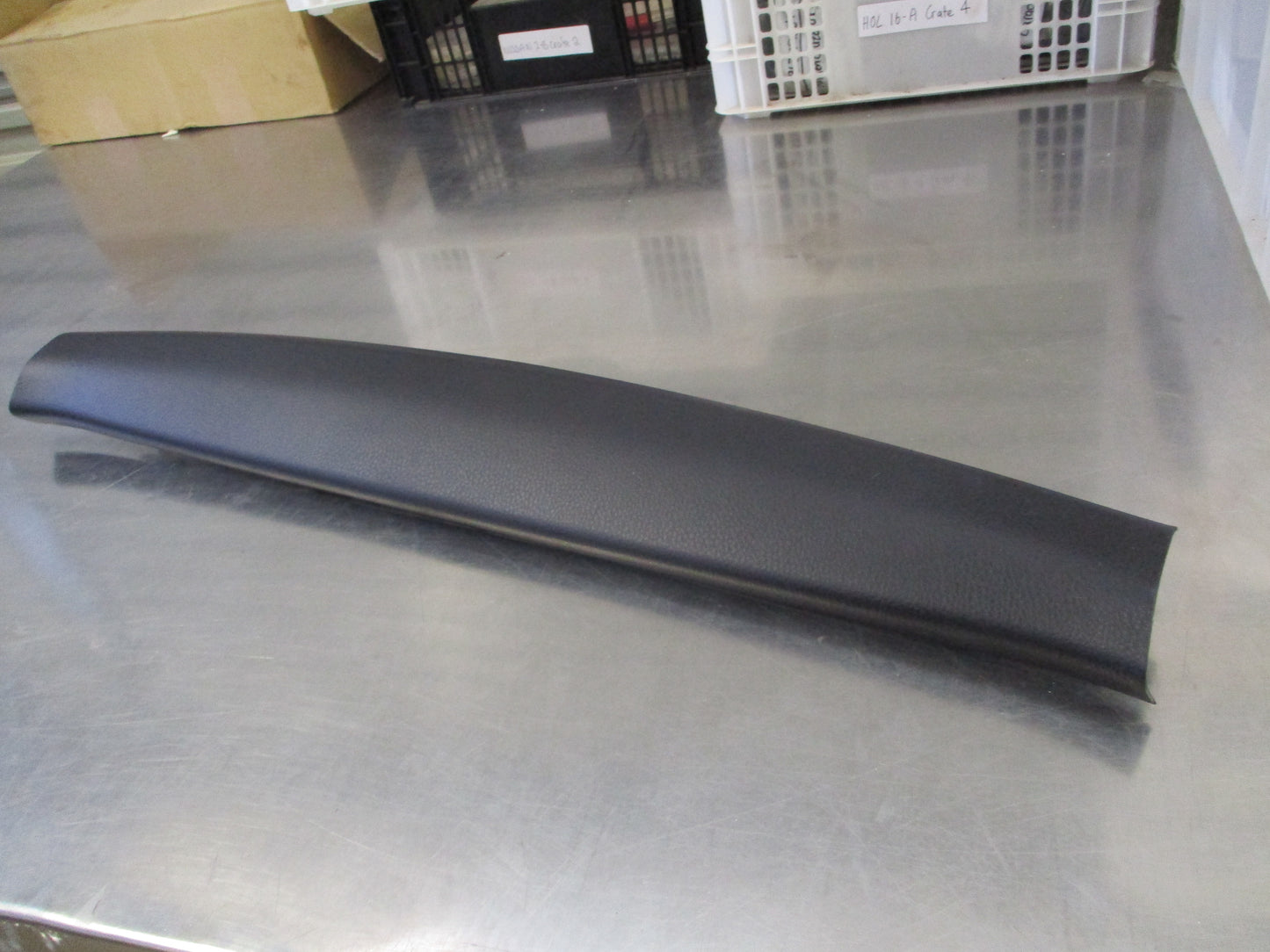 Toyota Rav4 Genuine Tailgate Center Garnish New Part