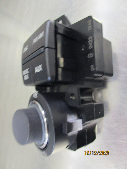 Nissan Navara D40M Genuine Volume Control Switch New Part
