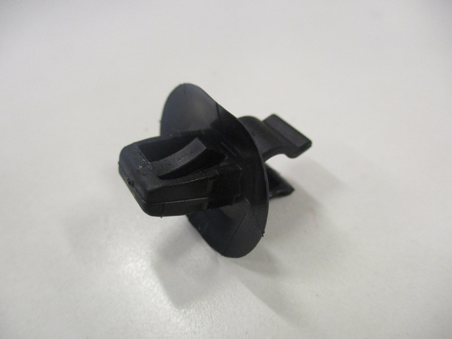 Mopar Bonnet Prop Rod Clip New