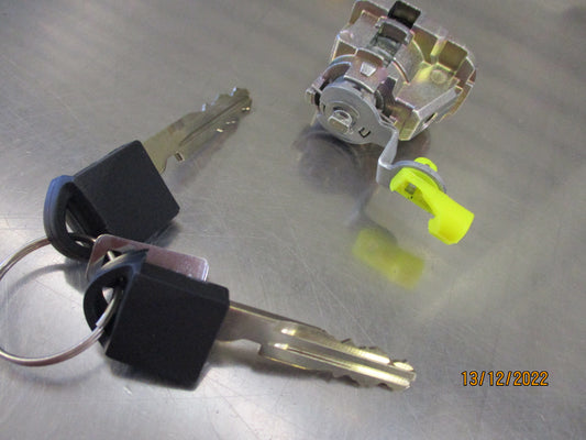 Nissan D23 NP300 Navara Genuine Passenger Front Door Lock And Key Set New Part