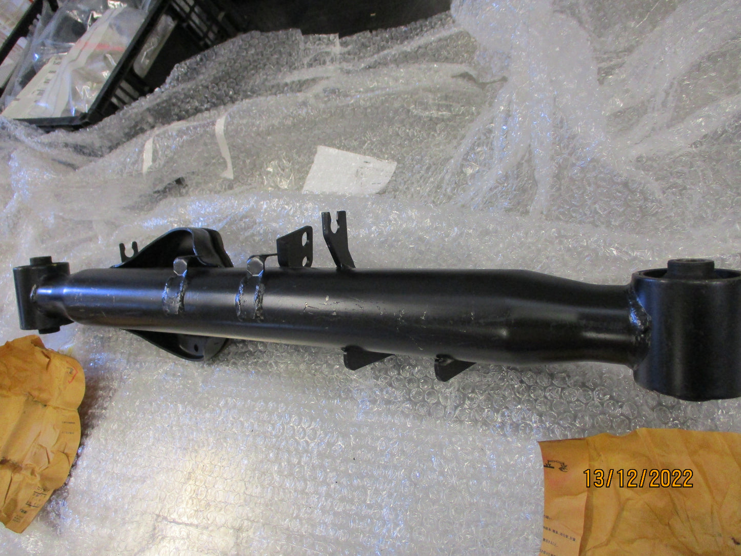 Nissan D22T Navara Genuine Lower Link Assembly New Part