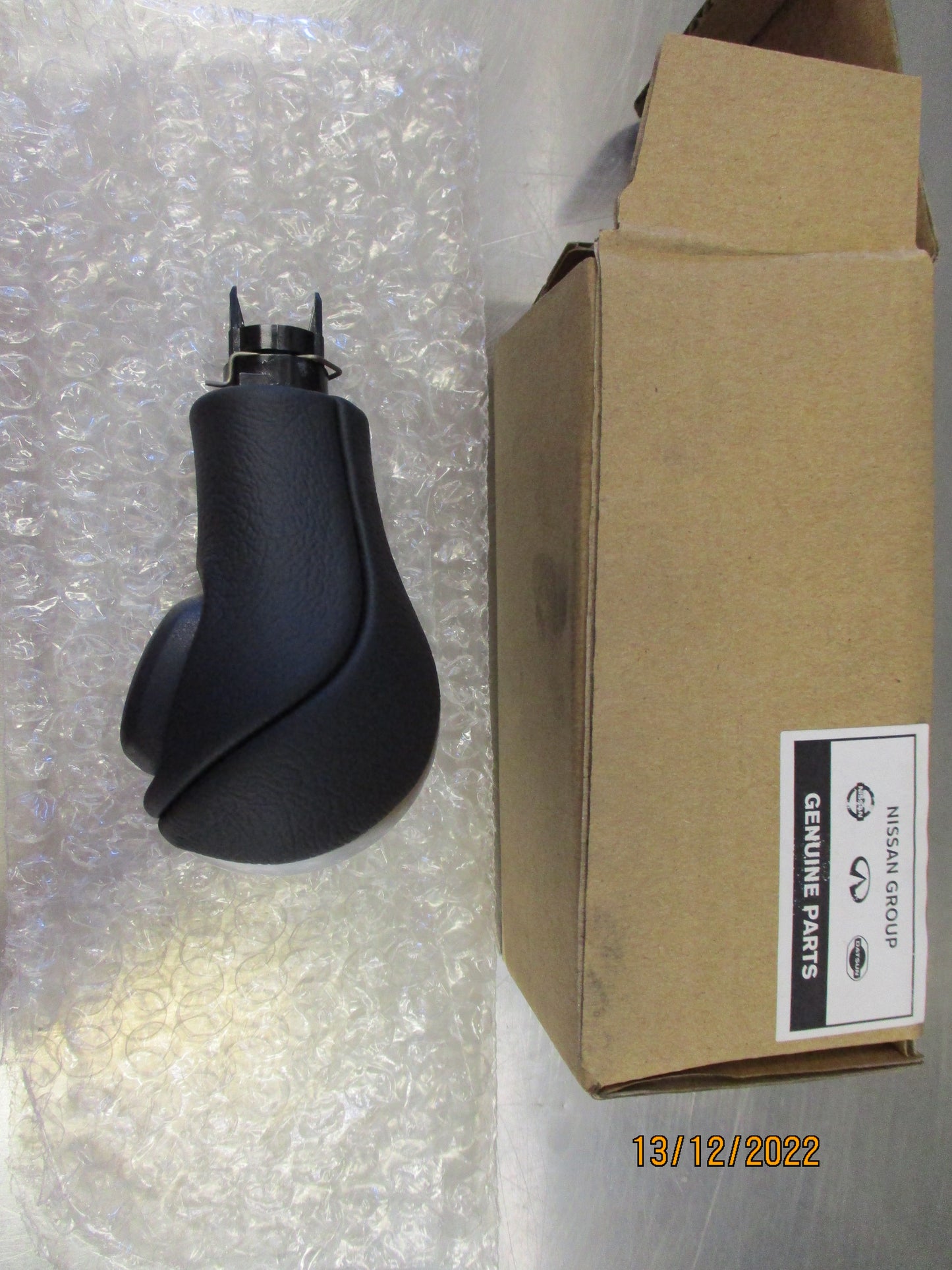 Nissan Y62 Patrol Automatic Gear Knob Assembly New Part