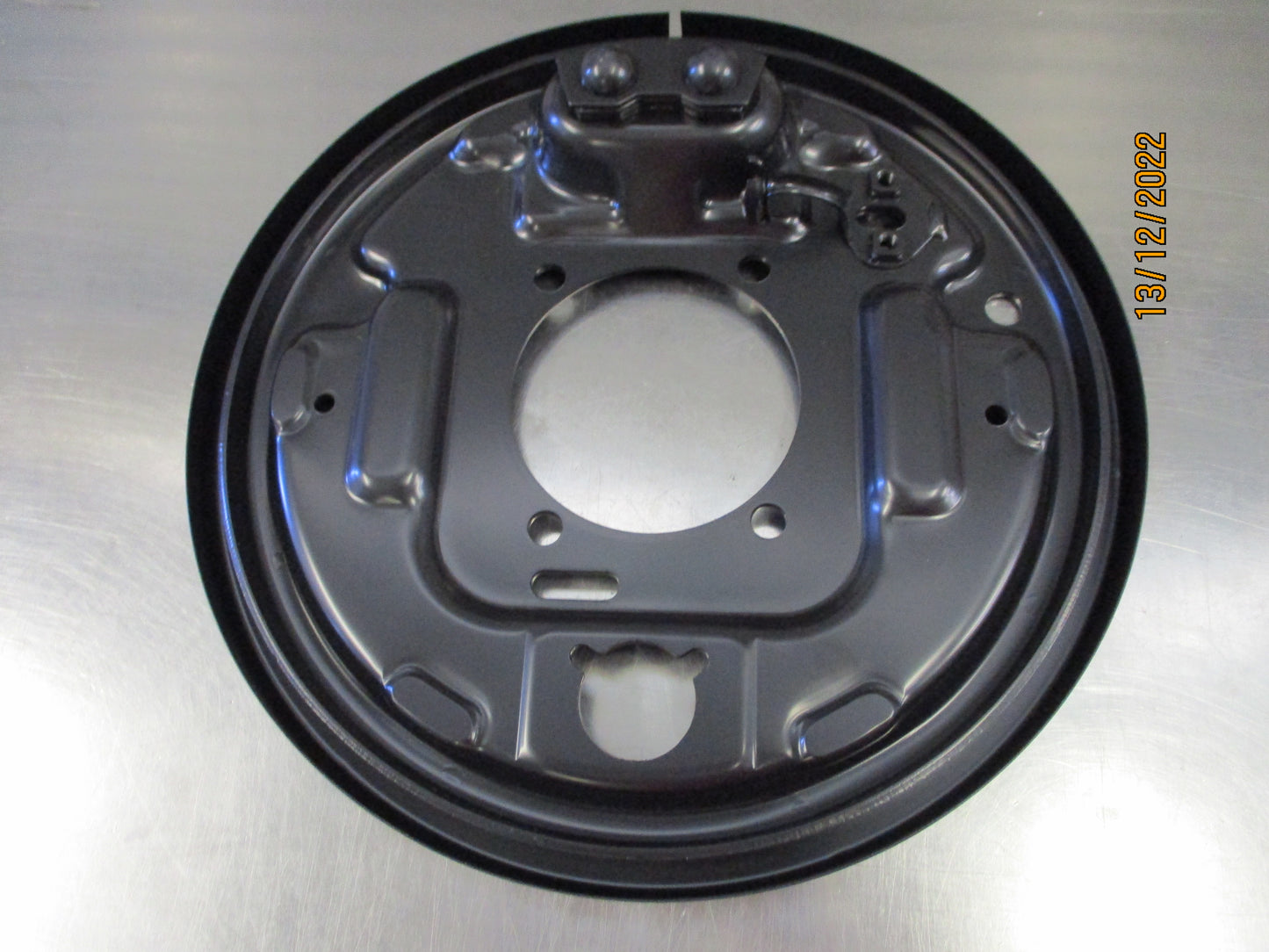 Nissan D22T Navara 2WD Genuine Left Hand Rear Brake Backing Plate New Part