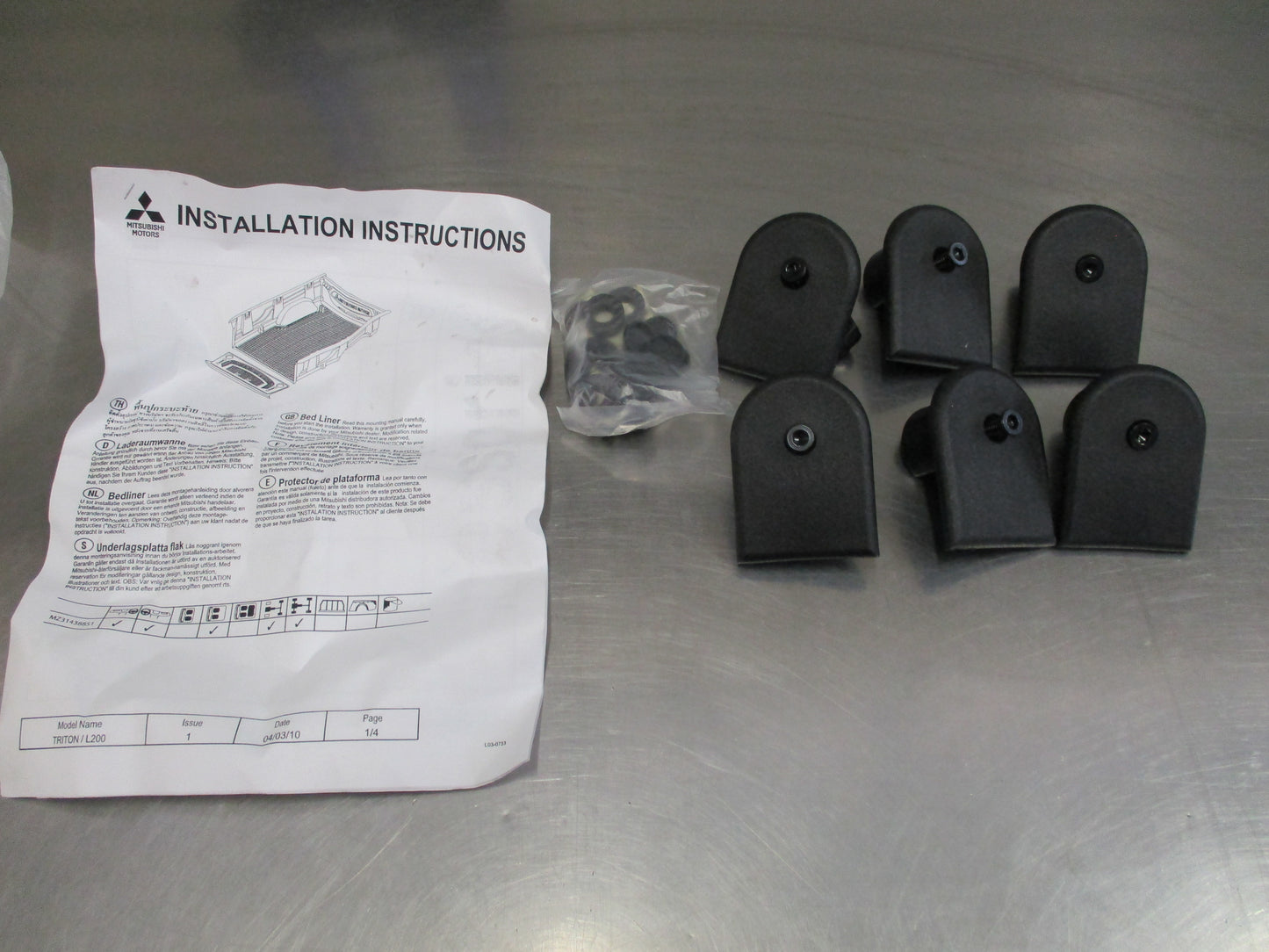 Mitsubishi Triton Genuine Tub Liner Fitting Kit New Part