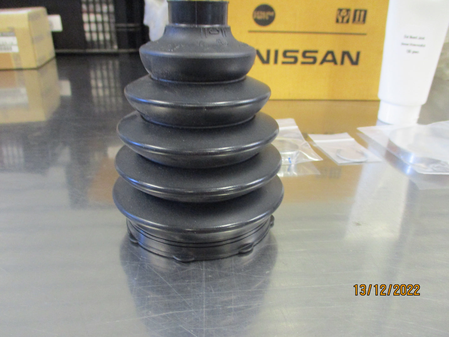 Nissan Maxima L33T Genuine Front Drive Shaft Boot Kit Outer New Part
