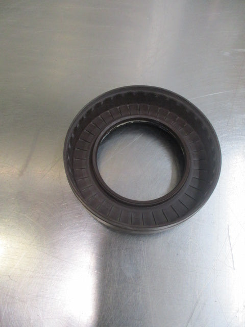 Toyota Camry-Celica-MR2-Rav4 Genuine Front Left Drive Shaft Seal New Part.