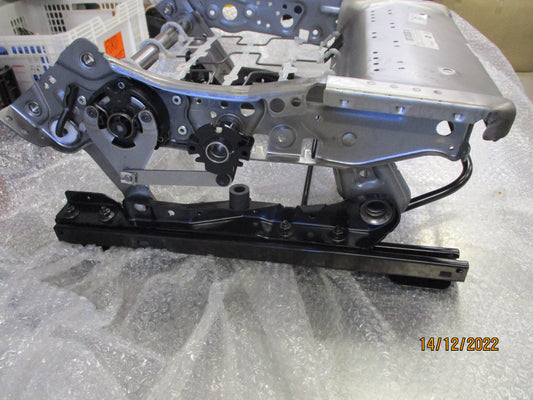 Nissan F15E Juke Genuine Drivers Front Seat Base New Part