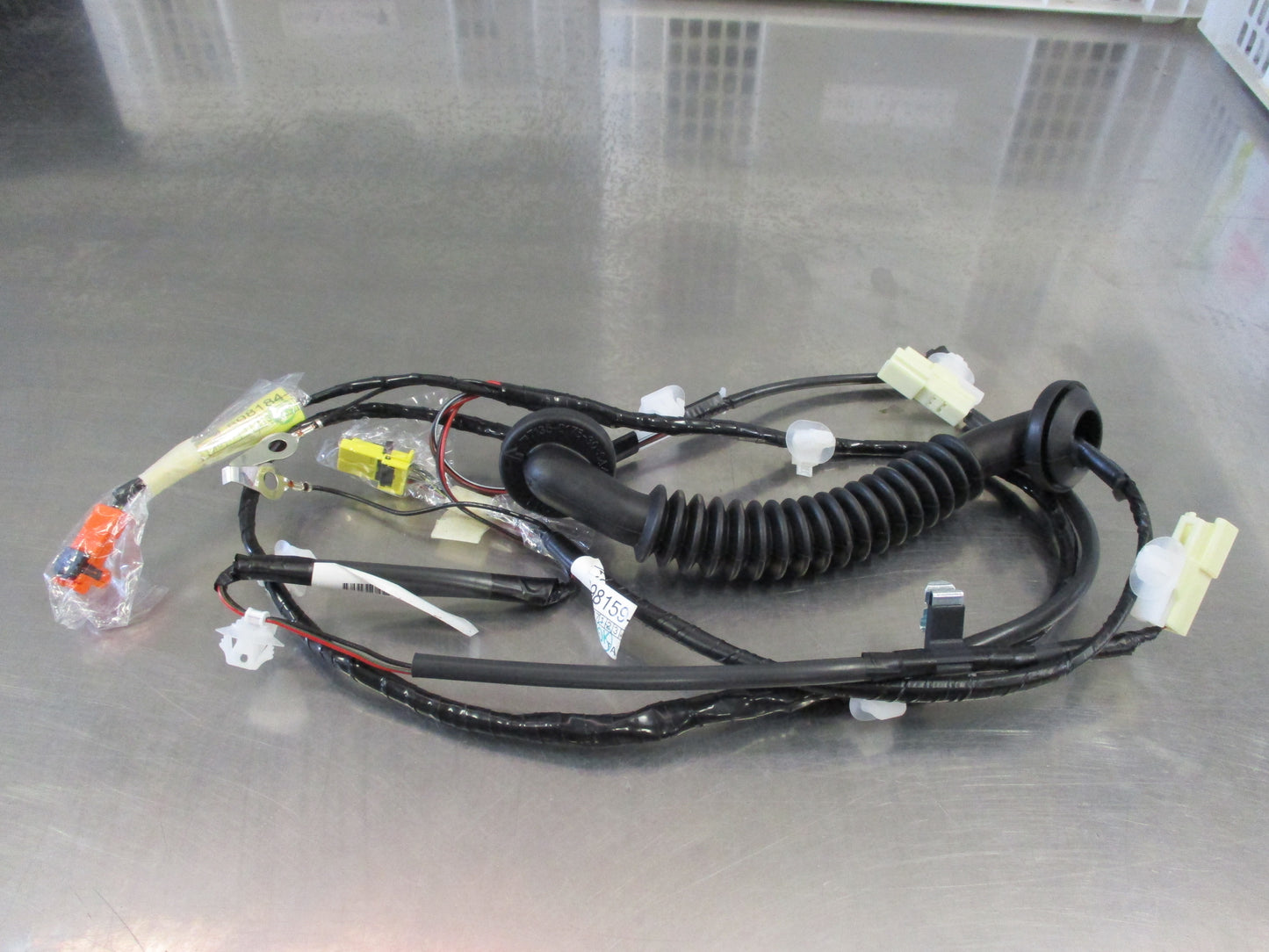 Isuzu D-max Genuine Right Hand Rear Air Bag Wiring Harness New Part