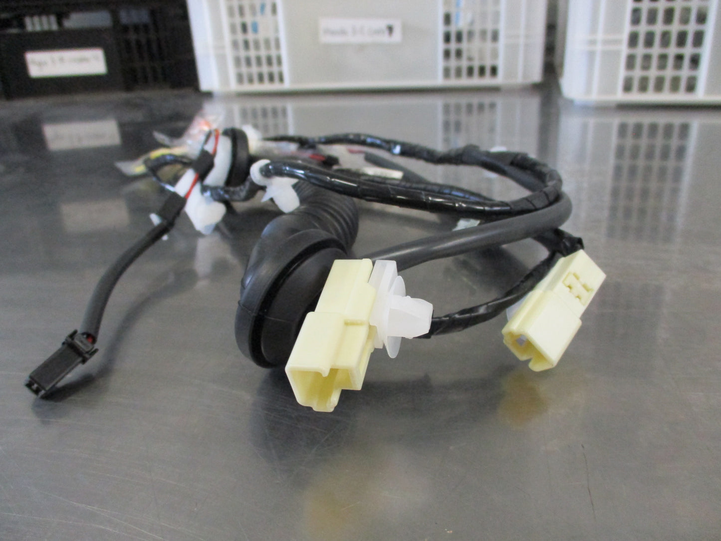 Isuzu D-max Genuine Right Hand Rear Air Bag Wiring Harness New Part