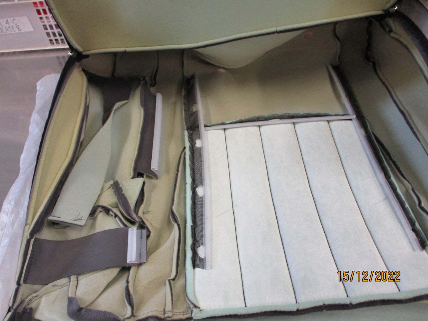 Nissan Y61 Gu Patrol Wagon Genuine 2ND Row Seat Back Trim Right Hand New Part