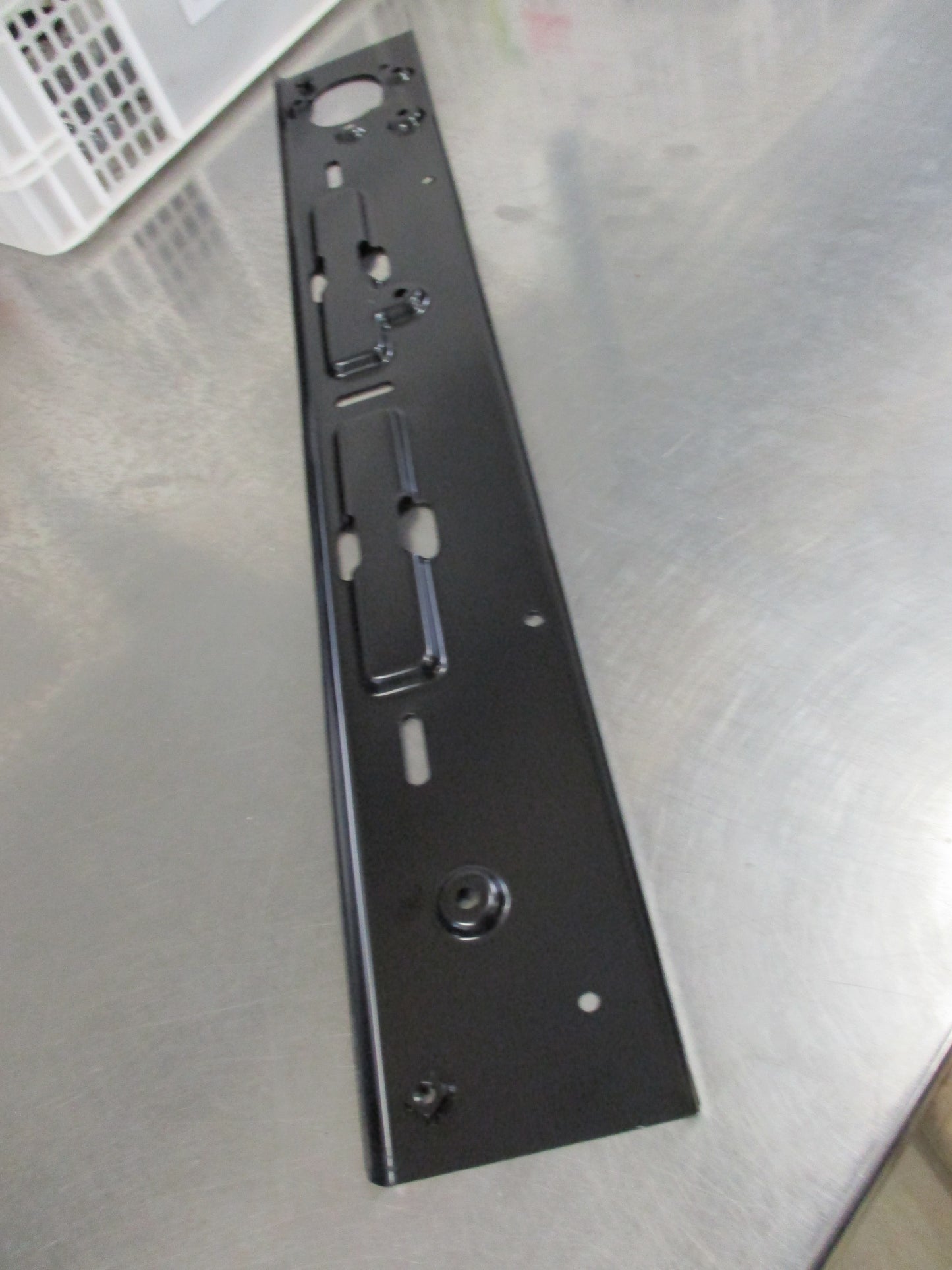 Isuzu D-max Genuine Rear Right Bumper Extension Bracket New Part