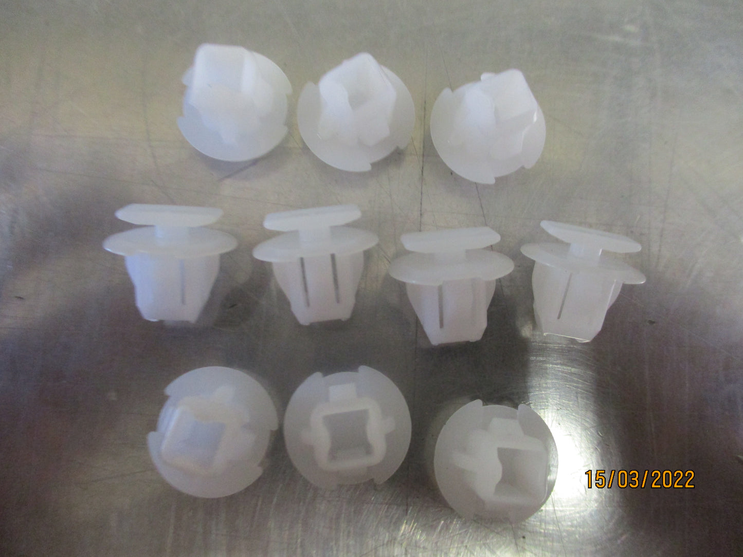 Nissan Juke Genuine Wheel Arch Moulding/Flare Retainer Clip New Part