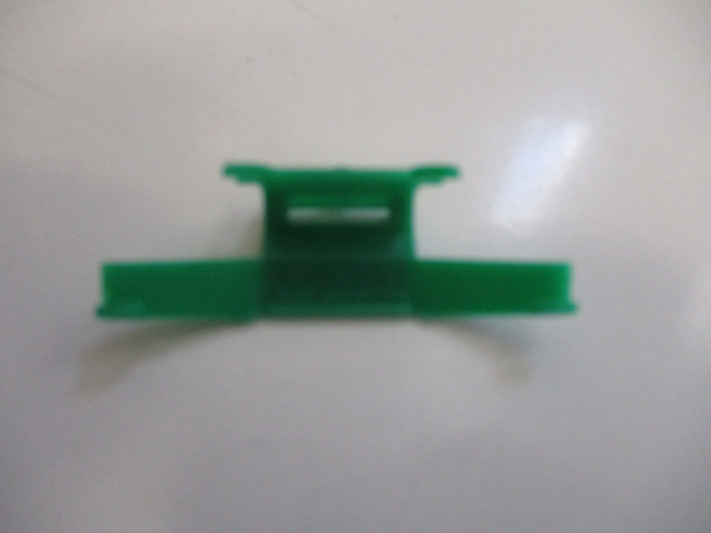 Mitsubishi Triton Genuine Drip Moulding Clip New Part