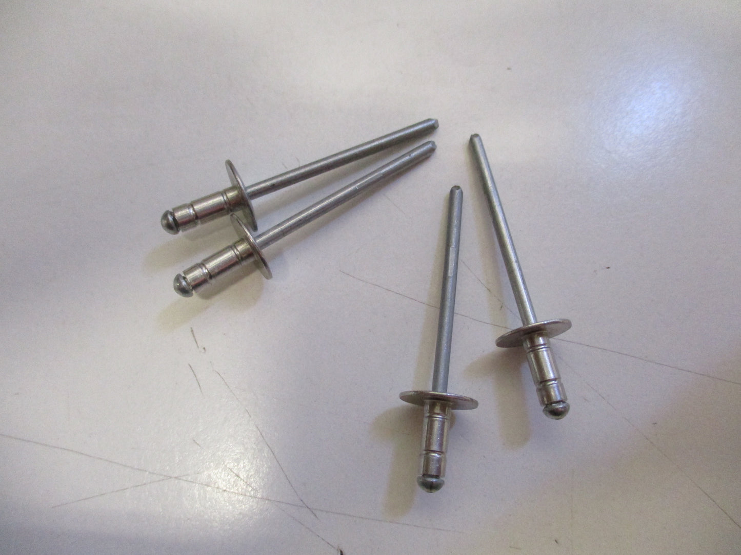 Toyota Kluger Genuine Fuel Filler Neck Rivets 4 Pack New Part