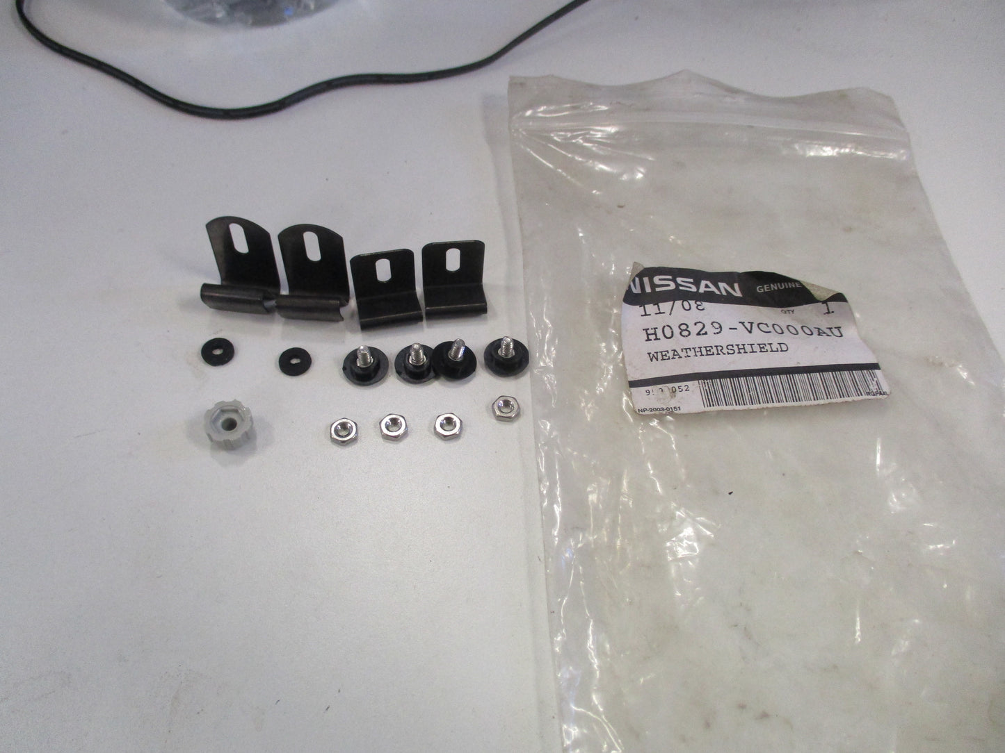 Nissan Patrol Genuine Right Hand Front Weather Shield Fitting Kit Incomplete