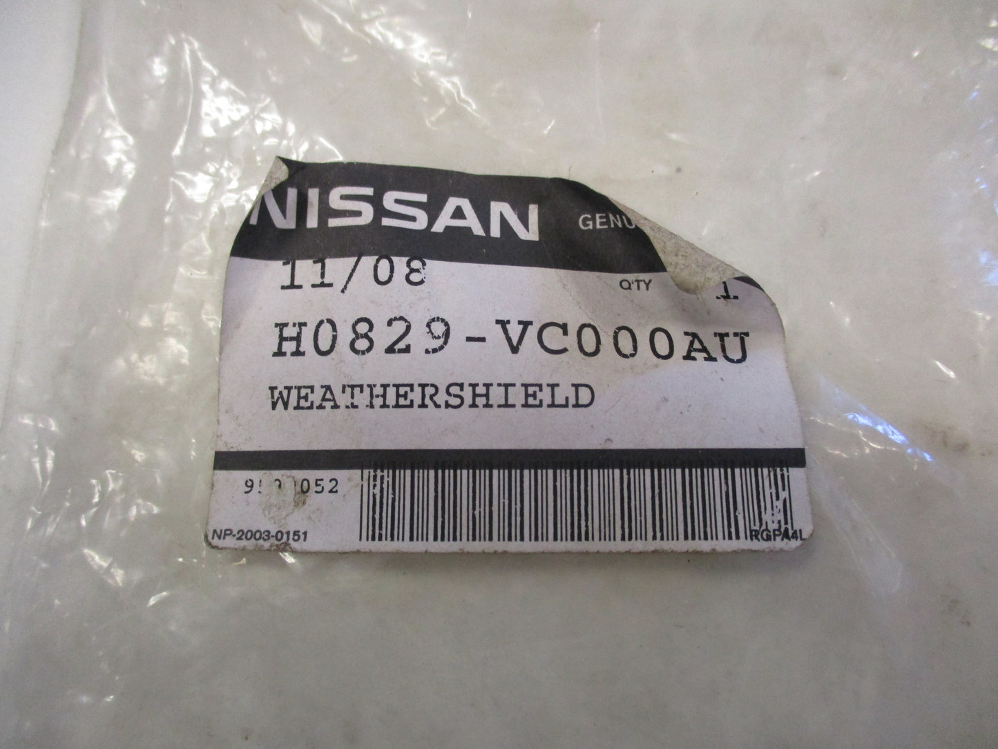Nissan Patrol Genuine Right Hand Front Weather Shield Fitting Kit Incomplete