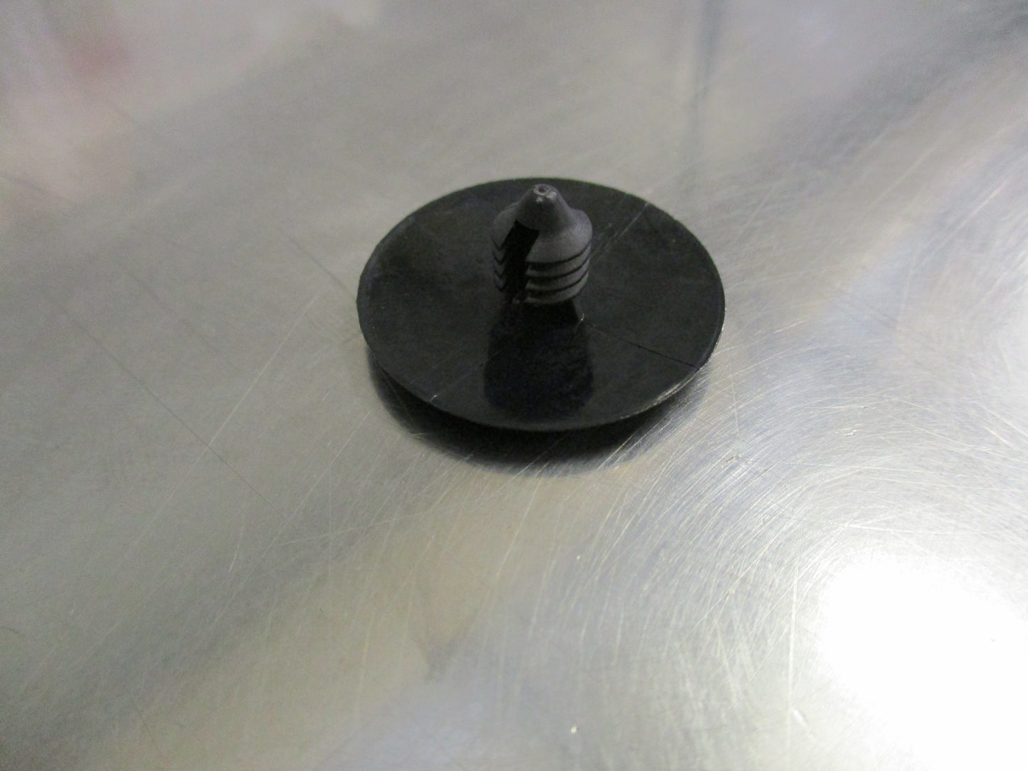 Holden Captiva/Barina Genuine Bonnet Insulation Clip New Part
