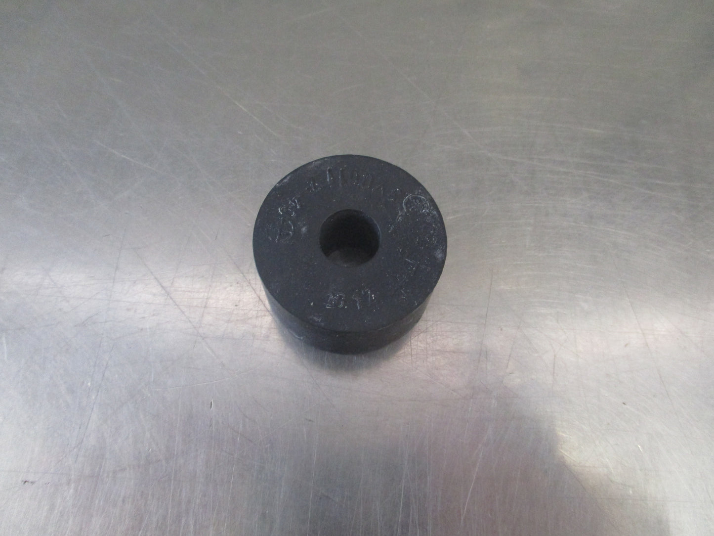 Isuzu D-Max/Rodeo Genuine Front Shock Rubber Bushing New Part
