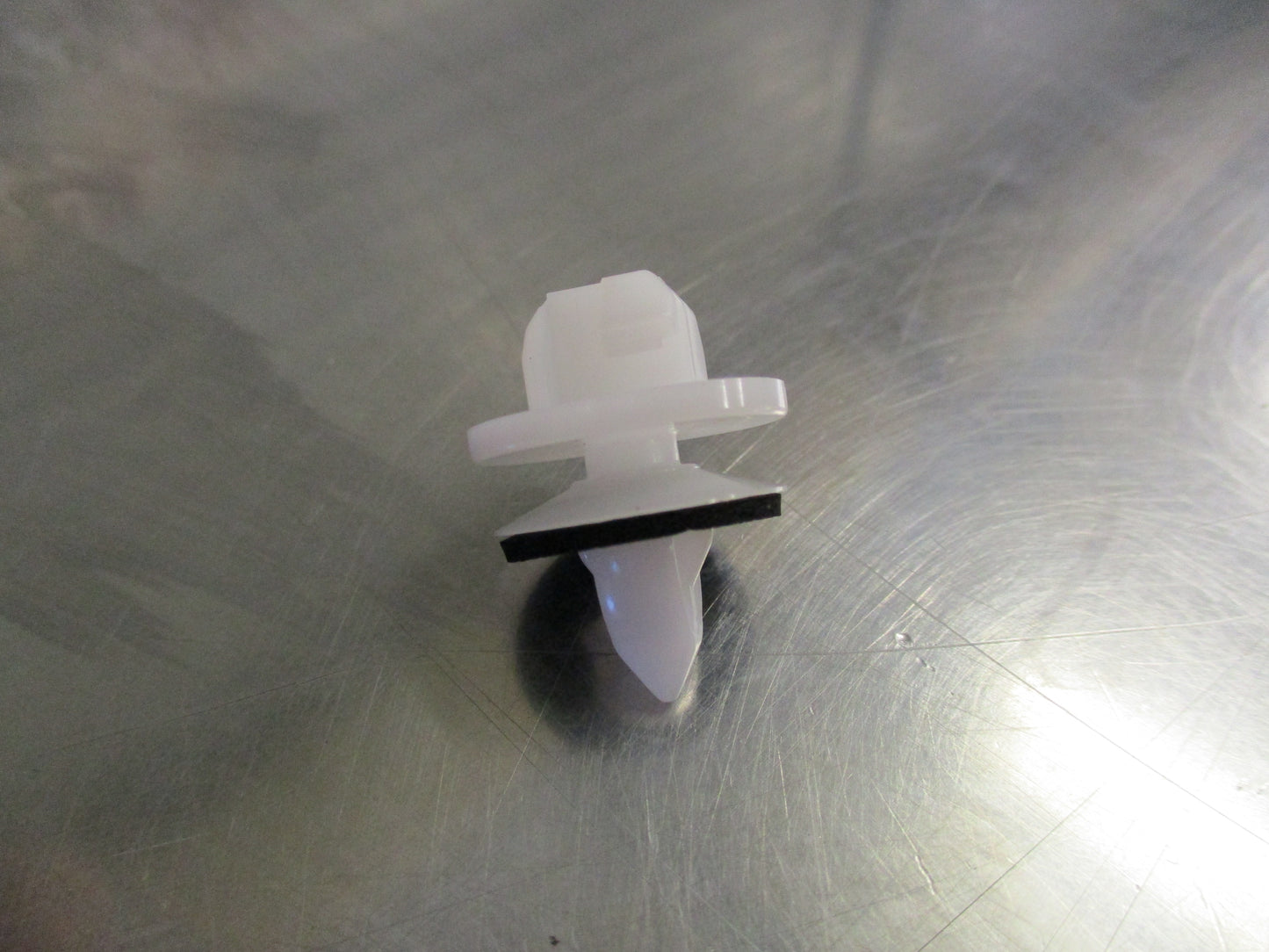 Subaru Liberty, Outback Genuine Moulding Clip New Part