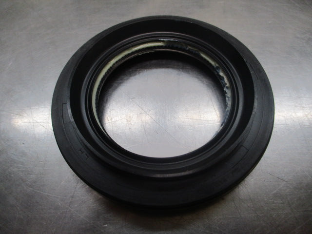 Toyota Camry-Corolla-Rav4 Genuine Left Hand Front Shaft Oil Seal New Part