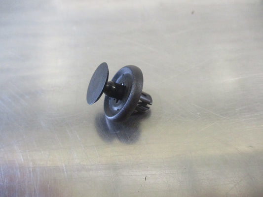 Toyota Various Models Genuine Trim Retainer New Part