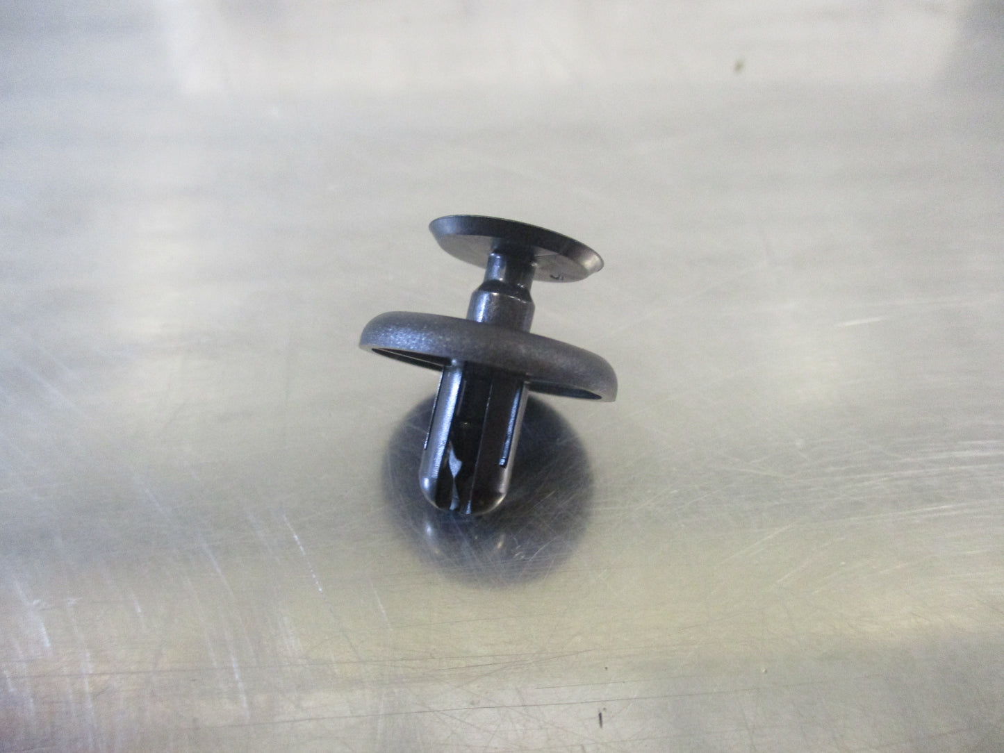 Toyota Various Models Genuine Trim Retainer New Part
