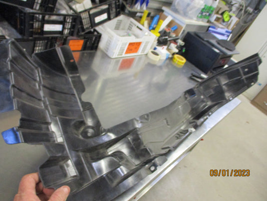 Isuzu D-Max Genuine Right Hand Front Inner Splash Guard New Part