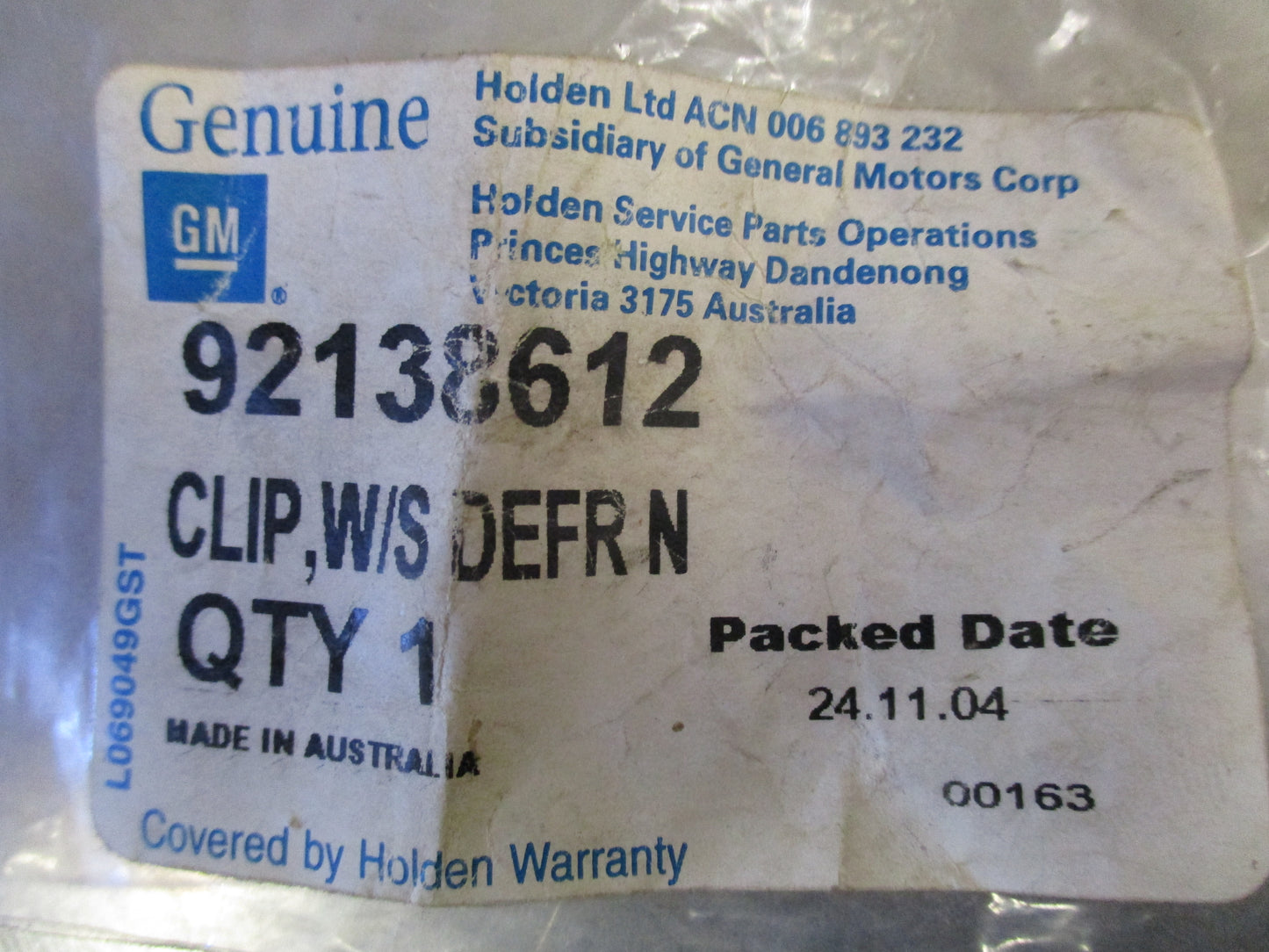 Holden Caprice Genuine Windscreen Defogger Nozzle Clip New Part