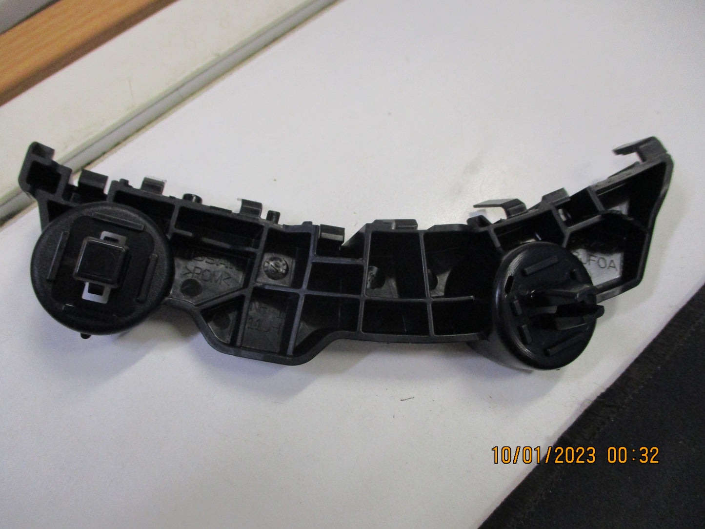 Nissan Y62 Patrol Genuine Left Hand Front Head Light Molding New Part