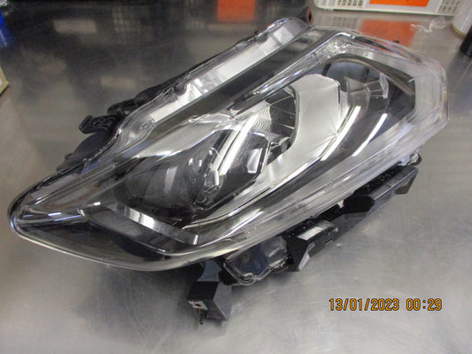 Nissan X-Trail T32 Genuine Right Hand Head Light New Part