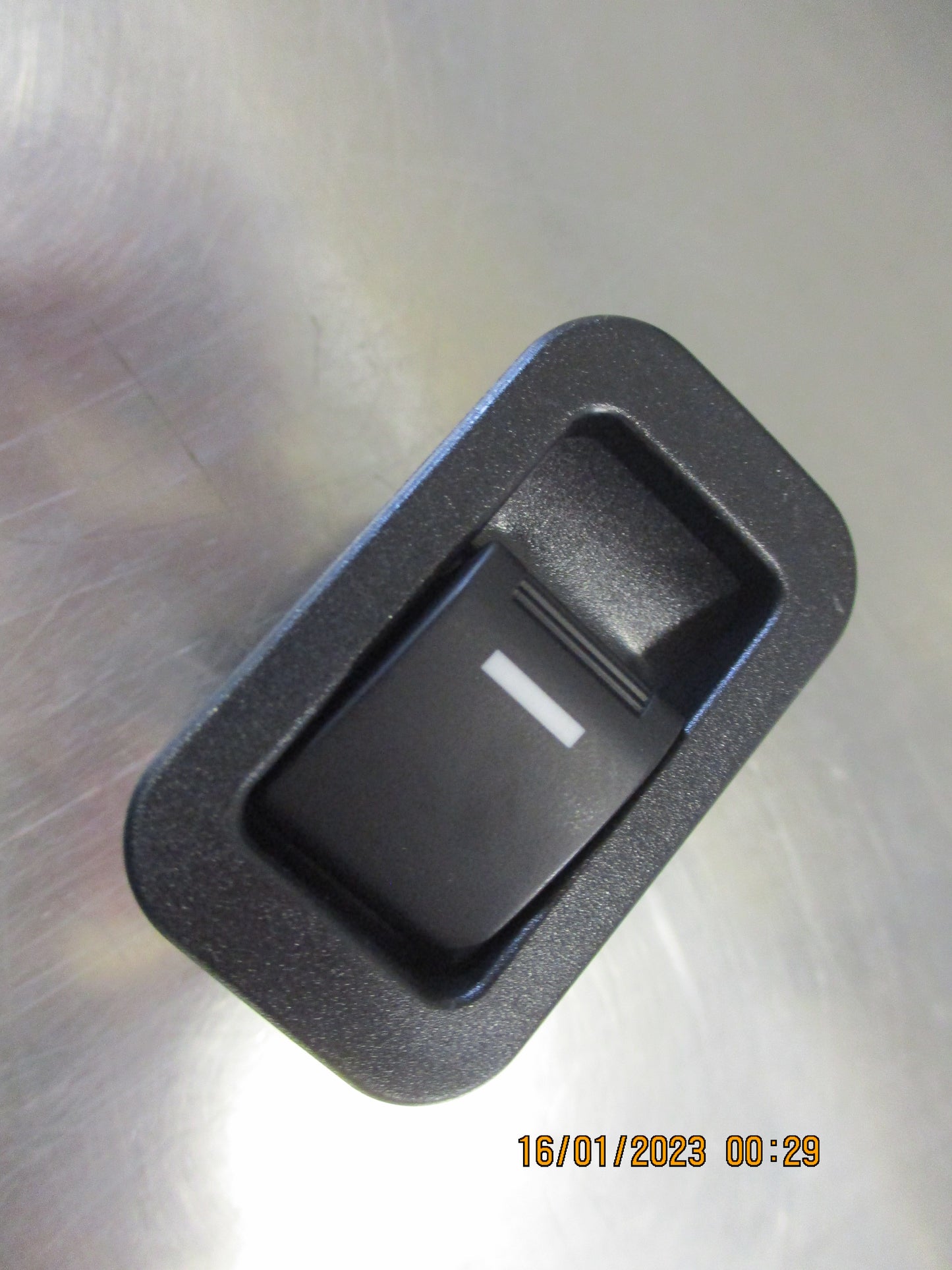 SSS Auto Single Power Window Switch 5 Pin No Illumination Suits FG Falcon Sedan New Part