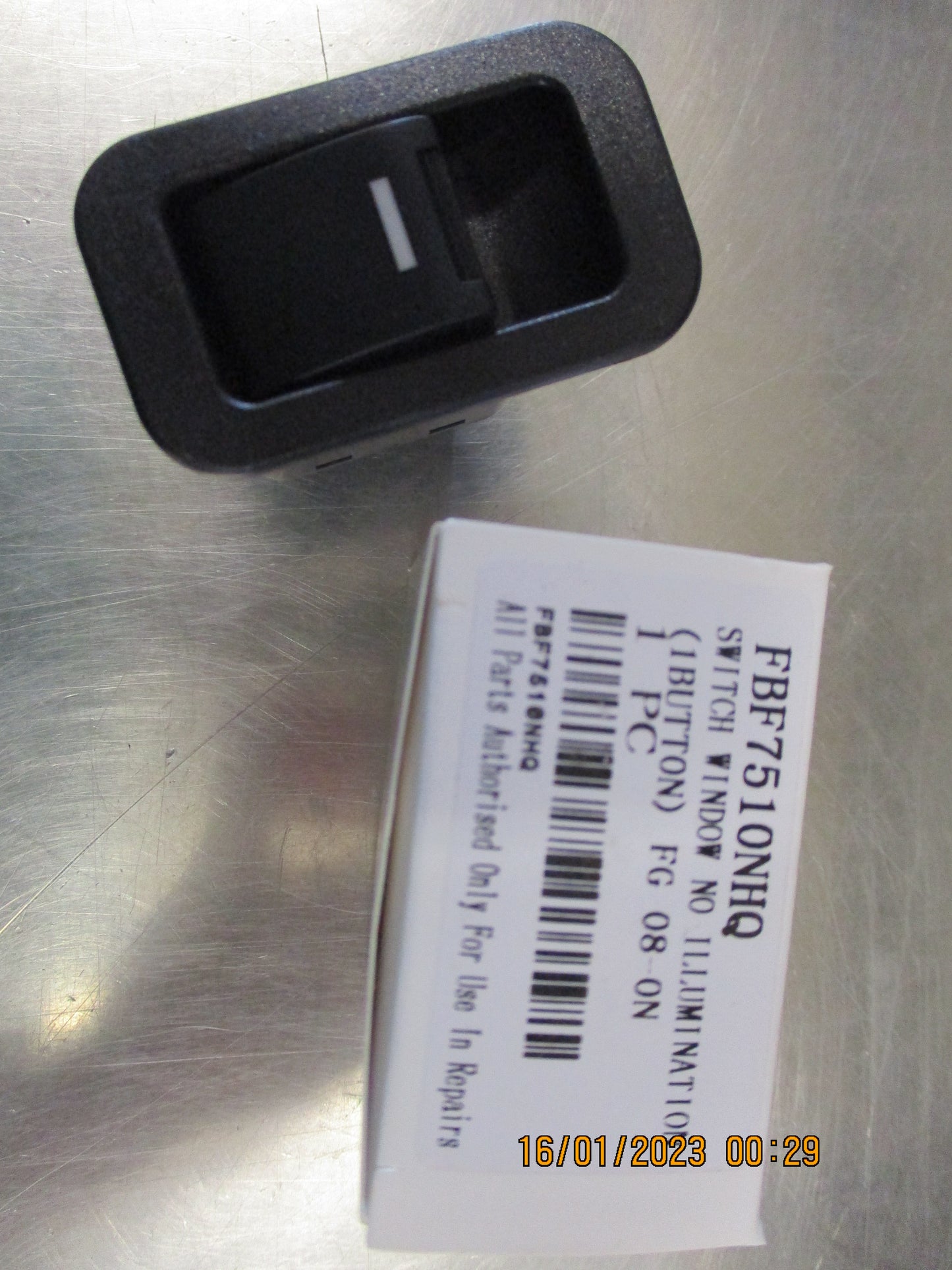 SSS Auto Single Power Window Switch 5 Pin No Illumination Suits FG Falcon Sedan New Part