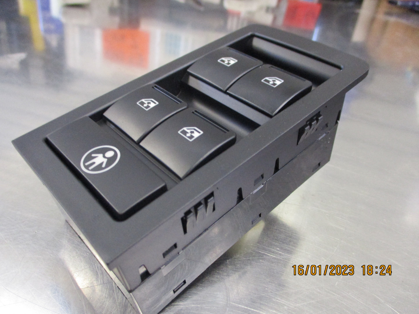 SSS Auto Power Window Master Control Switch Suits Holden VY-VZ Commodore New Part