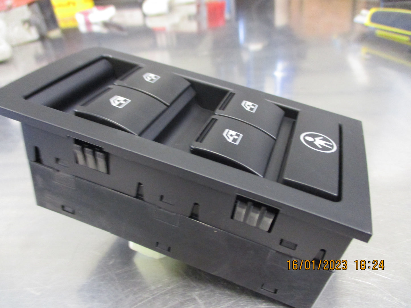 SSS Auto Power Window Master Control Switch Suits Holden VY-VZ Commodore New Part