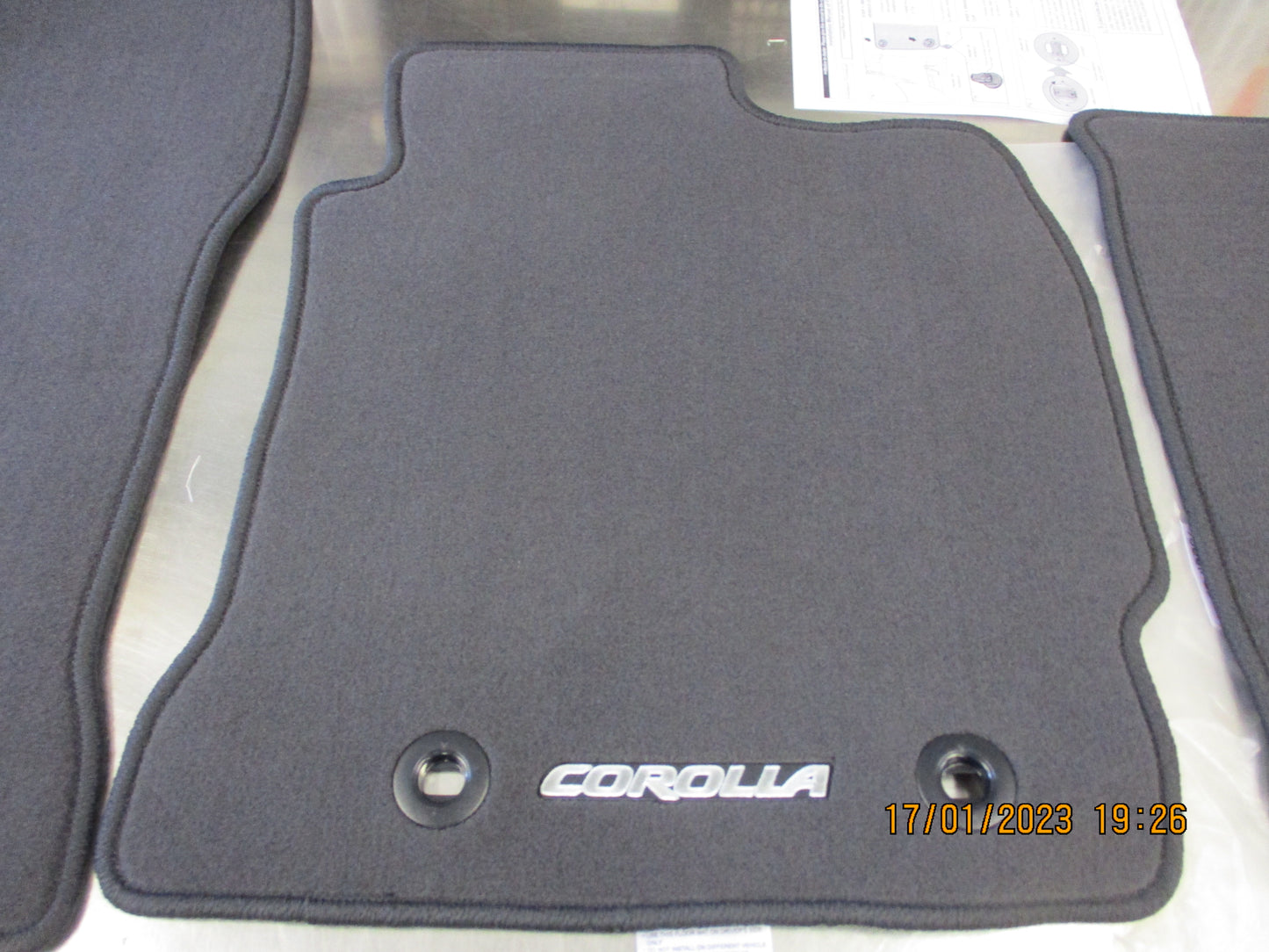 Toyota Corolla Hatch Ascent Sports Genuine Set Of 4 Carpet Mat Set New Part
