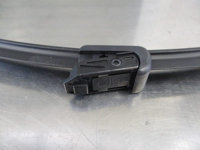 Holden Astra J Genuine 680mm Drivers Wiper Blade New Part