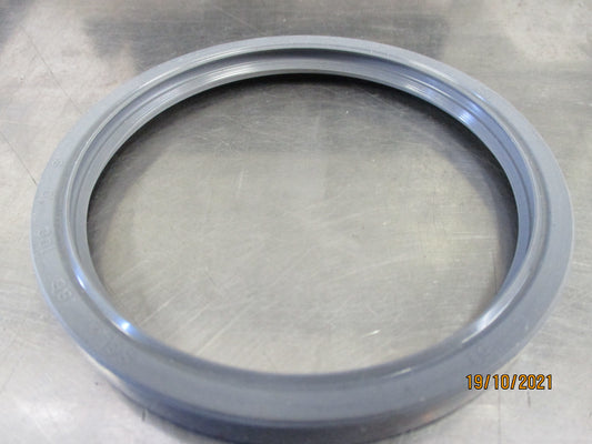 Nissan Patrol GQ Y60 TB42-TD42 Genuine Rear Main Crank Shaft Seal New Part